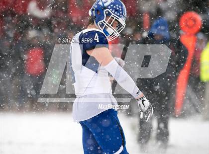 Thumbnail 3 in Darien vs. Greenwich (CIAC Class LL Final) photogallery.