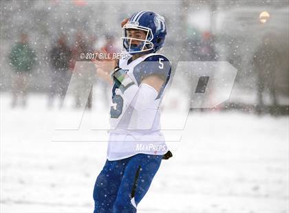 Thumbnail 2 in Darien vs. Greenwich (CIAC Class LL Final) photogallery.