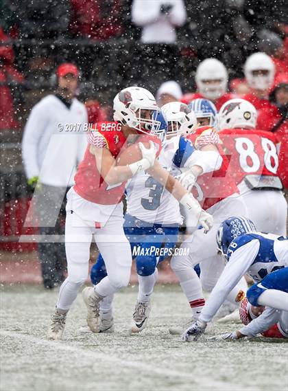 Thumbnail 1 in Darien vs. Greenwich (CIAC Class LL Final) photogallery.