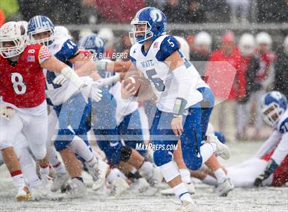Thumbnail 3 in Darien vs. Greenwich (CIAC Class LL Final) photogallery.
