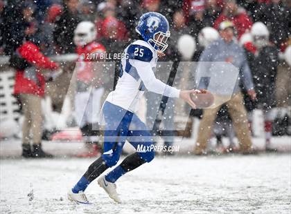 Thumbnail 2 in Darien vs. Greenwich (CIAC Class LL Final) photogallery.