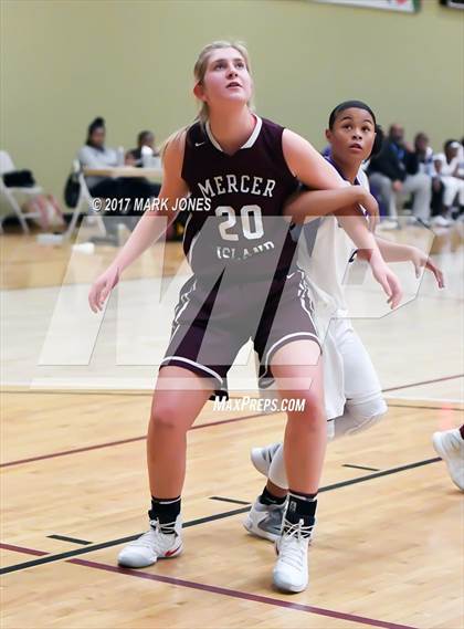 Thumbnail 3 in St. Anthony vs. Mercer Island (Nike Tournament of Champions) photogallery.