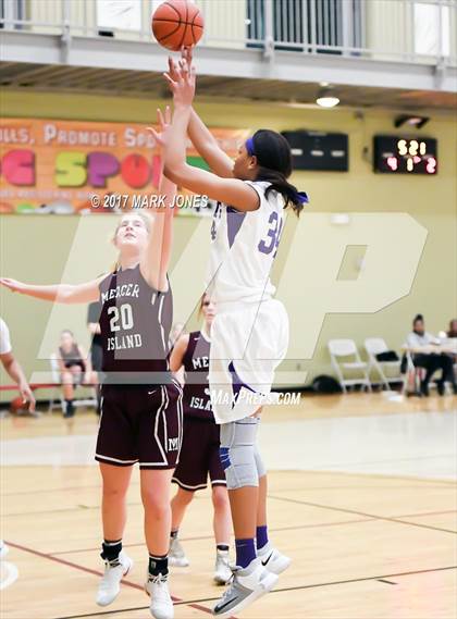 Thumbnail 2 in St. Anthony vs. Mercer Island (Nike Tournament of Champions) photogallery.