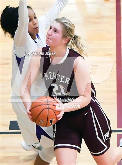 Thumbnail 3 in St. Anthony vs. Mercer Island (Nike Tournament of Champions) photogallery.