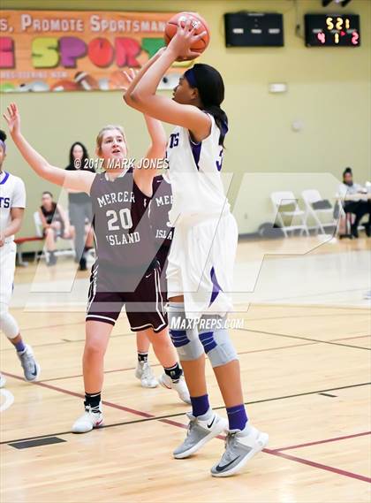 Thumbnail 2 in St. Anthony vs. Mercer Island (Nike Tournament of Champions) photogallery.