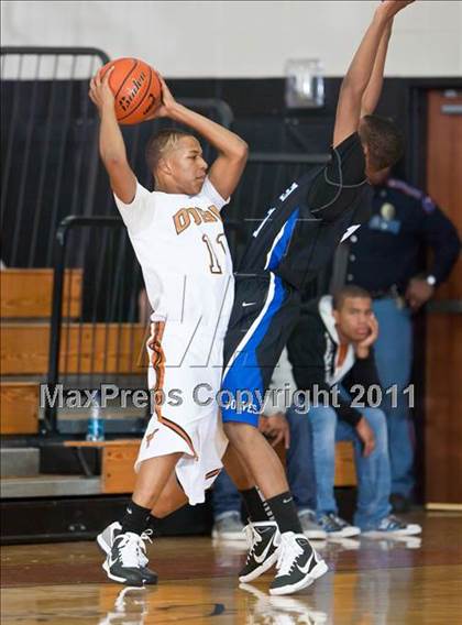Thumbnail 3 in Dobie vs. Westside (McDonald's Texas Invitational) photogallery.