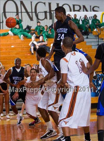 Thumbnail 2 in Dobie vs. Westside (McDonald's Texas Invitational) photogallery.
