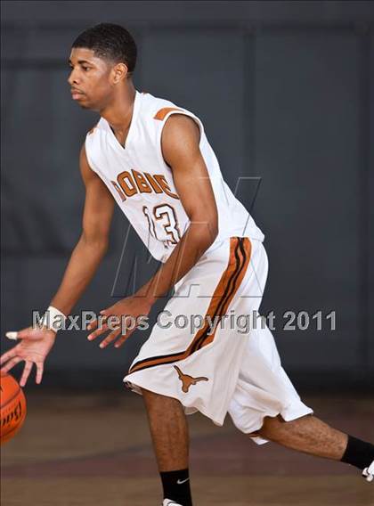 Thumbnail 2 in Dobie vs. Westside (McDonald's Texas Invitational) photogallery.