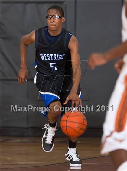 Thumbnail 3 in Dobie vs. Westside (McDonald's Texas Invitational) photogallery.