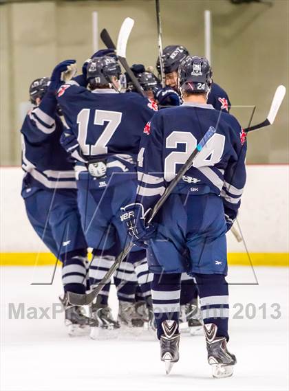Thumbnail 3 in St. Paul's vs Kent School (Avon Old Farms Christmas Classic Final) photogallery.