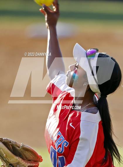 Thumbnail 3 in Caroline @ Meridian (VHSL Class 3 Region B Quarterfinal) photogallery.