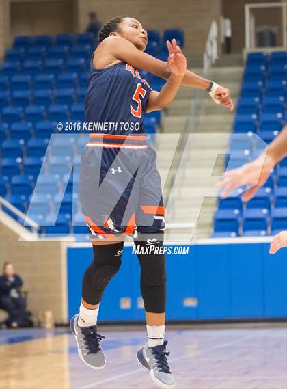 Thumbnail 1 in Clark vs. Brandeis photogallery.