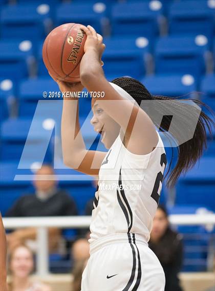 Thumbnail 3 in Clark vs. Brandeis photogallery.