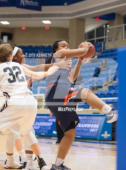 Thumbnail 2 in Clark vs. Brandeis photogallery.