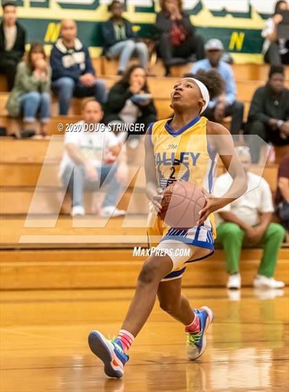 Thumbnail 2 in Moreau Catholic vs. Pinole Valley (NCS-CIF Playoffs) photogallery.