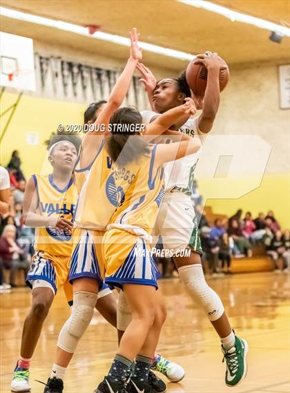 Thumbnail 3 in Moreau Catholic vs. Pinole Valley (NCS-CIF Playoffs) photogallery.