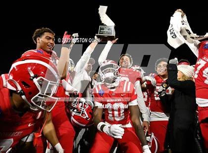 Thumbnail 2 in Serra vs. Mater Dei (CIF State Open Final) photogallery.