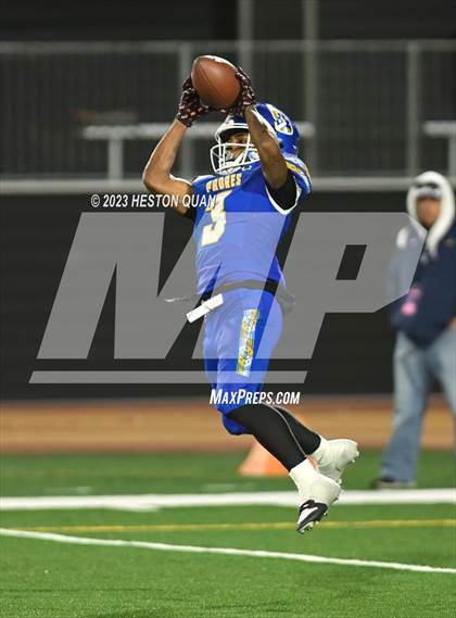 Thumbnail 2 in Serra vs. Mater Dei (CIF State Open Final) photogallery.