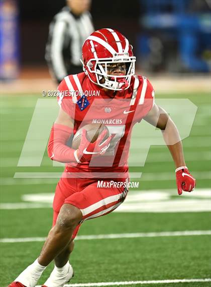 Thumbnail 2 in Serra vs. Mater Dei (CIF State Open Final) photogallery.