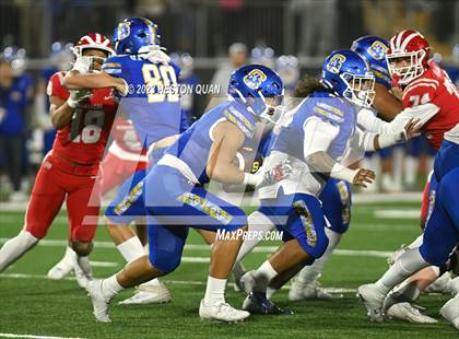 Thumbnail 3 in Serra vs. Mater Dei (CIF State Open Final) photogallery.