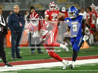 Thumbnail 3 in Serra vs. Mater Dei (CIF State Open Final) photogallery.