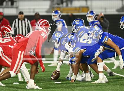 Thumbnail 3 in Serra vs. Mater Dei (CIF State Open Final) photogallery.
