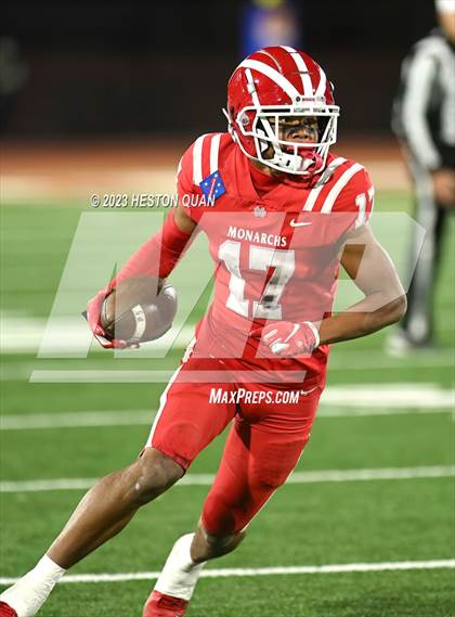 Thumbnail 2 in Serra vs. Mater Dei (CIF State Open Final) photogallery.