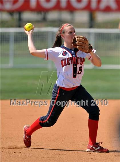 Thumbnail 1 in La Salle vs. Marymount (CIF SS D6 Final) photogallery.