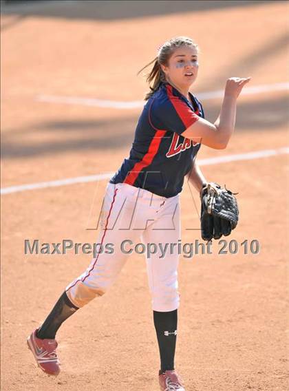 Thumbnail 2 in La Salle vs. Marymount (CIF SS D6 Final) photogallery.