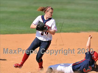 Thumbnail 2 in La Salle vs. Marymount (CIF SS D6 Final) photogallery.