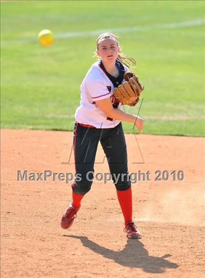 Thumbnail 1 in La Salle vs. Marymount (CIF SS D6 Final) photogallery.