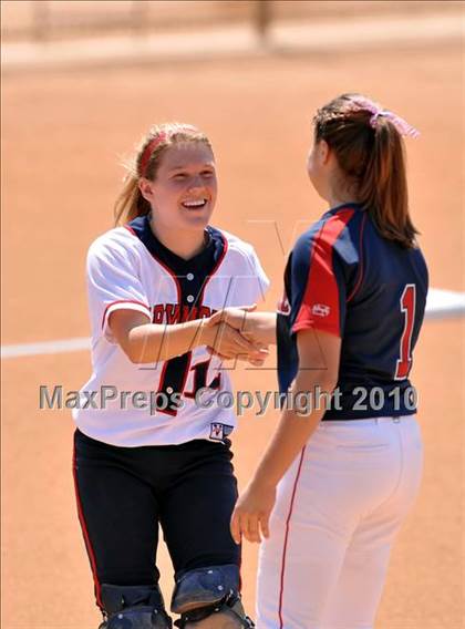 Thumbnail 2 in La Salle vs. Marymount (CIF SS D6 Final) photogallery.