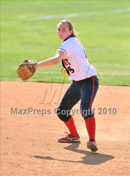 Thumbnail 3 in La Salle vs. Marymount (CIF SS D6 Final) photogallery.