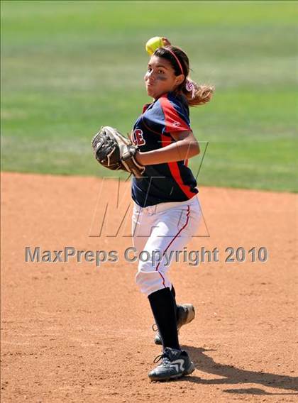 Thumbnail 1 in La Salle vs. Marymount (CIF SS D6 Final) photogallery.