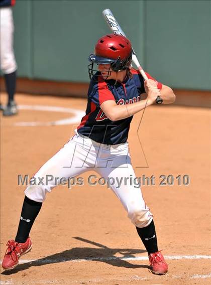 Thumbnail 2 in La Salle vs. Marymount (CIF SS D6 Final) photogallery.