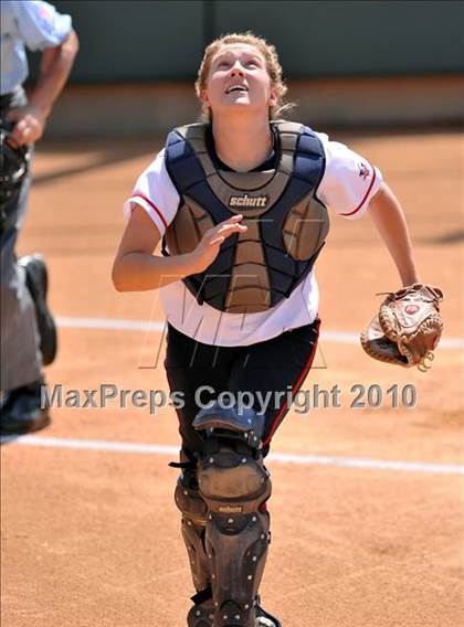 Thumbnail 2 in La Salle vs. Marymount (CIF SS D6 Final) photogallery.