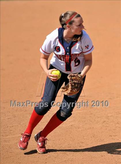 Thumbnail 1 in La Salle vs. Marymount (CIF SS D6 Final) photogallery.