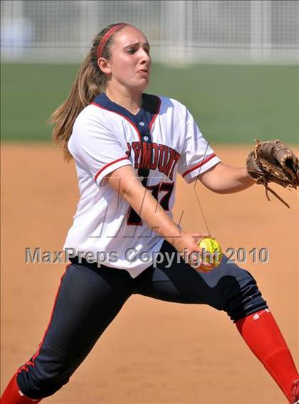 Thumbnail 2 in La Salle vs. Marymount (CIF SS D6 Final) photogallery.