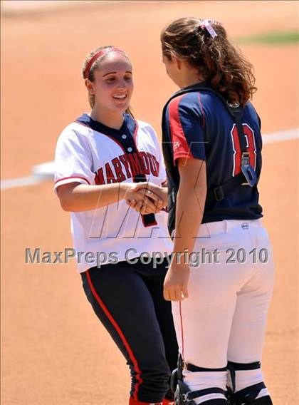 Thumbnail 3 in La Salle vs. Marymount (CIF SS D6 Final) photogallery.