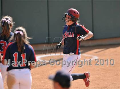 Thumbnail 1 in La Salle vs. Marymount (CIF SS D6 Final) photogallery.
