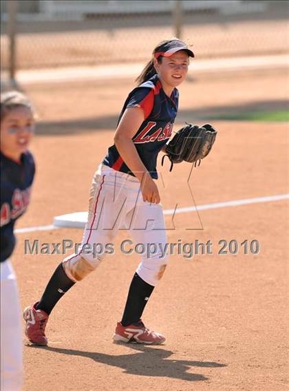 Thumbnail 2 in La Salle vs. Marymount (CIF SS D6 Final) photogallery.
