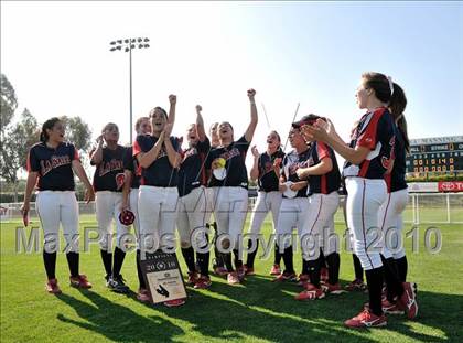 Thumbnail 2 in La Salle vs. Marymount (CIF SS D6 Final) photogallery.