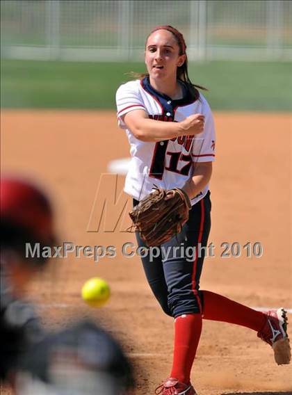 Thumbnail 2 in La Salle vs. Marymount (CIF SS D6 Final) photogallery.