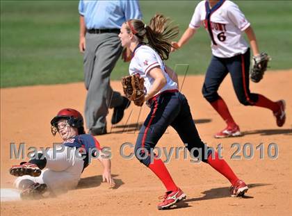 Thumbnail 1 in La Salle vs. Marymount (CIF SS D6 Final) photogallery.