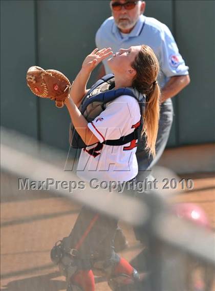 Thumbnail 3 in La Salle vs. Marymount (CIF SS D6 Final) photogallery.