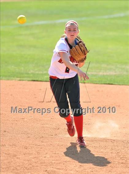 Thumbnail 3 in La Salle vs. Marymount (CIF SS D6 Final) photogallery.
