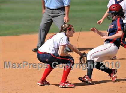 Thumbnail 1 in La Salle vs. Marymount (CIF SS D6 Final) photogallery.