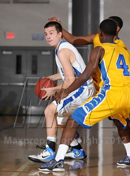 Thumbnail 1 in Wood vs. Davis (Les Curry Invitational) photogallery.