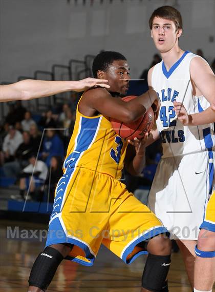 Thumbnail 2 in Wood vs. Davis (Les Curry Invitational) photogallery.
