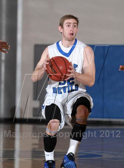 Thumbnail 2 in Wood vs. Davis (Les Curry Invitational) photogallery.